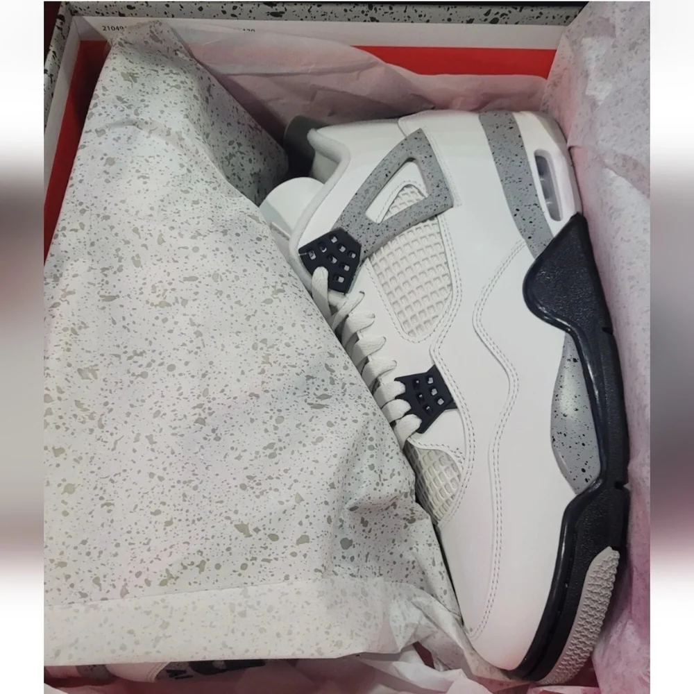 NEW NIKE AIR JORDAN 4 RETRO 